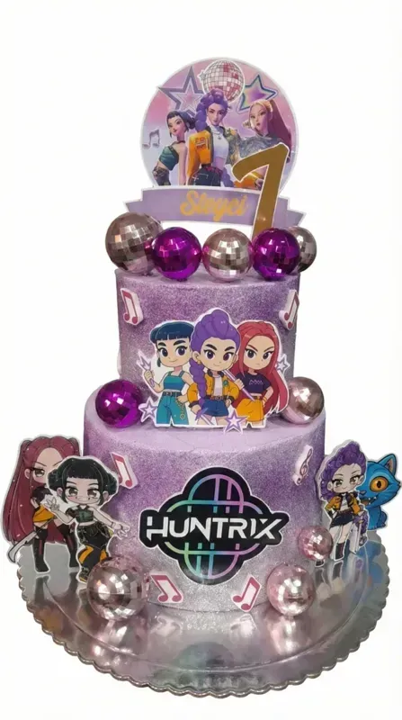 Torta Huntrix personalizada