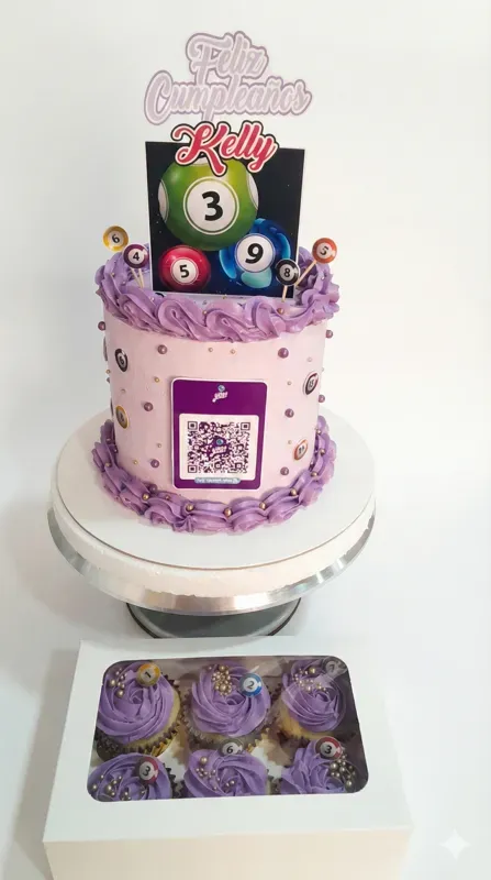 Torta con tematica Yape personalizada